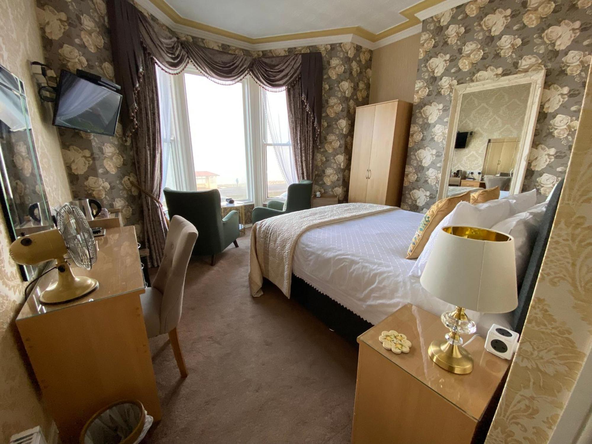 Stratford House Exclusively For Adults Hotel Llandudno Kültér fotó