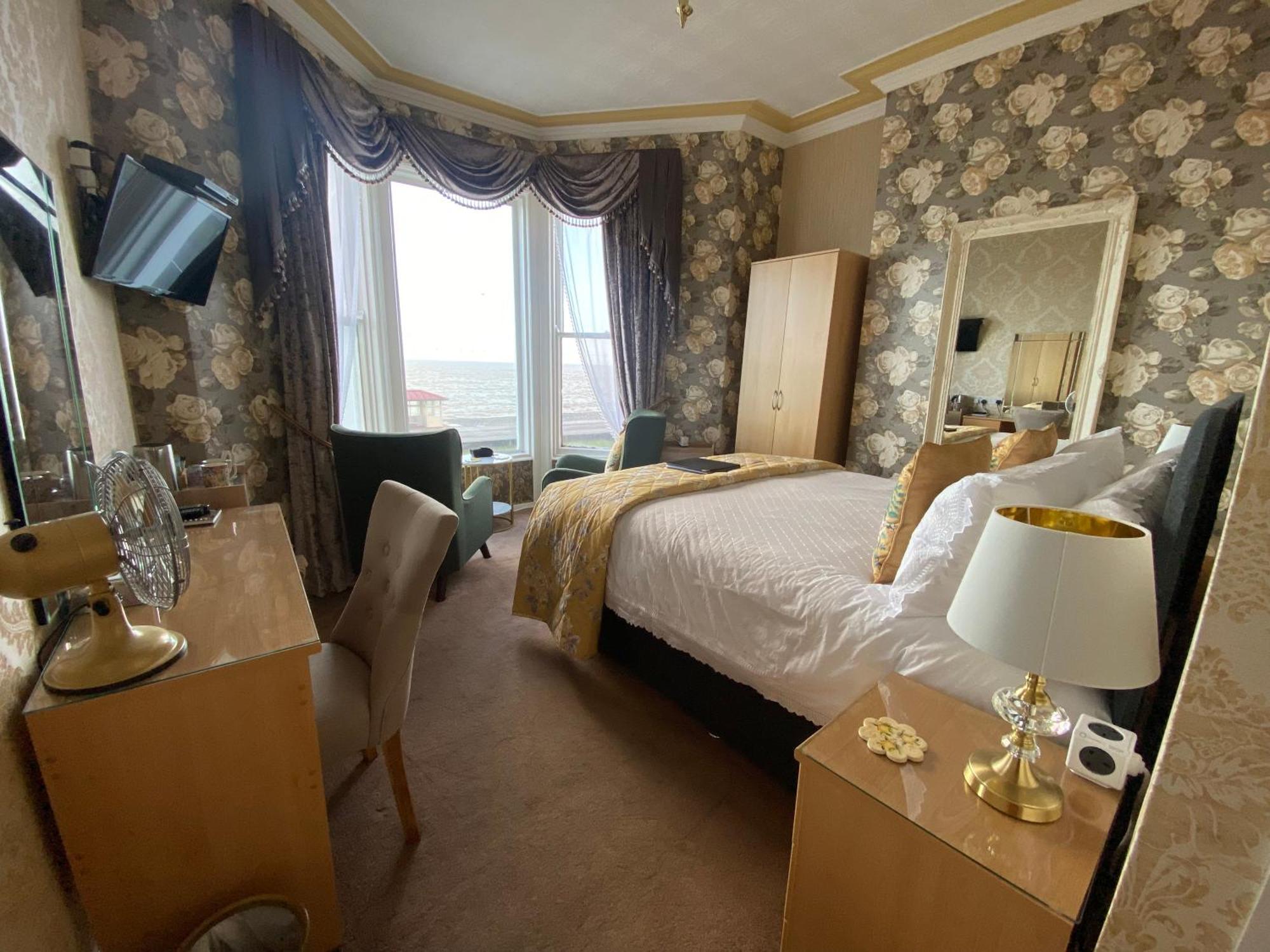 Stratford House Exclusively For Adults Hotel Llandudno Kültér fotó